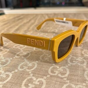 025 FENDI MSRP $440 NWT